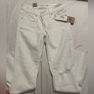 711 Skinny Levi’s NWT white jeans Size 25